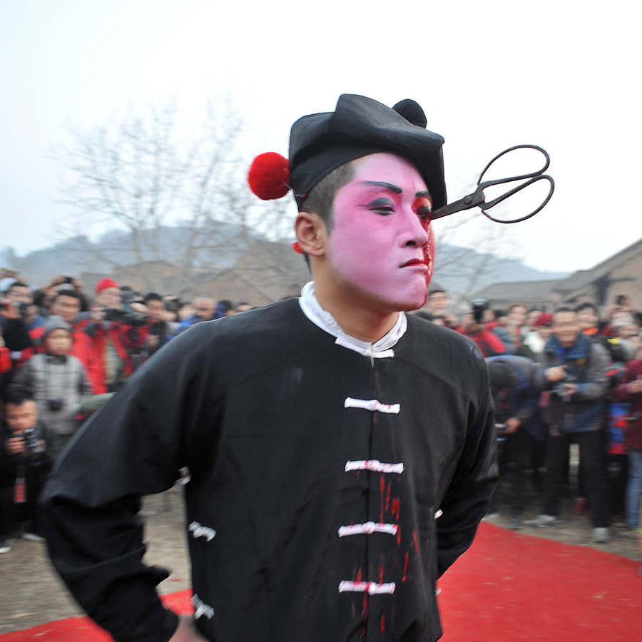 Gruesome performers give Chinese New Year crowds a fright