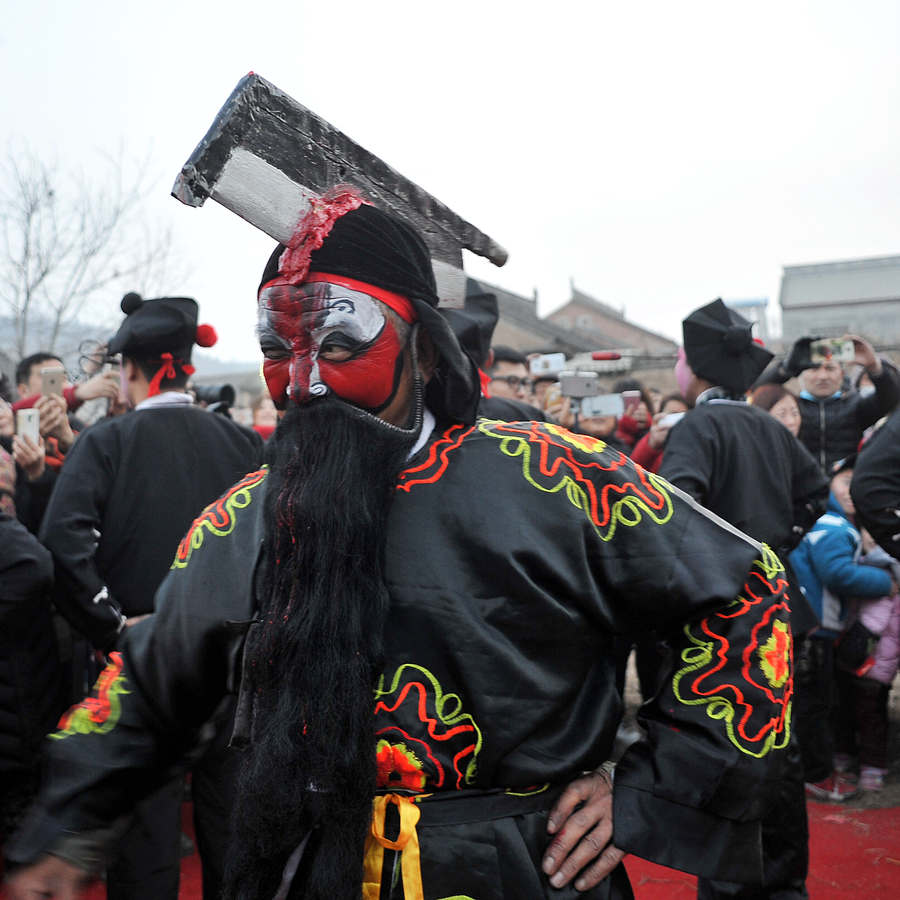 Gruesome performers give Chinese New Year crowds a fright