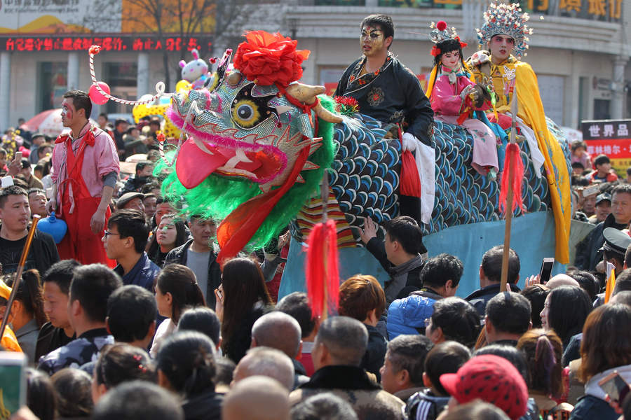 From temple fair to a carnival