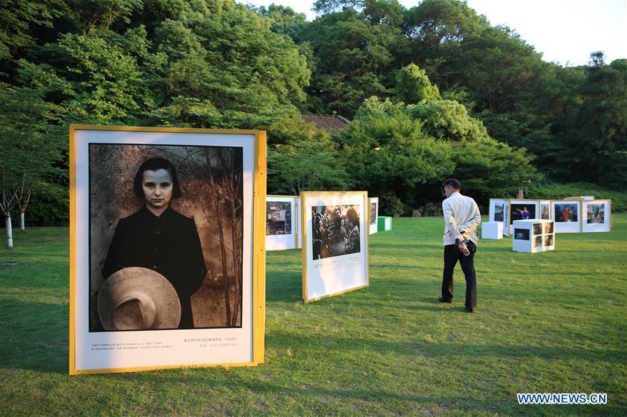 People visit photo exhibition in Hangzhou