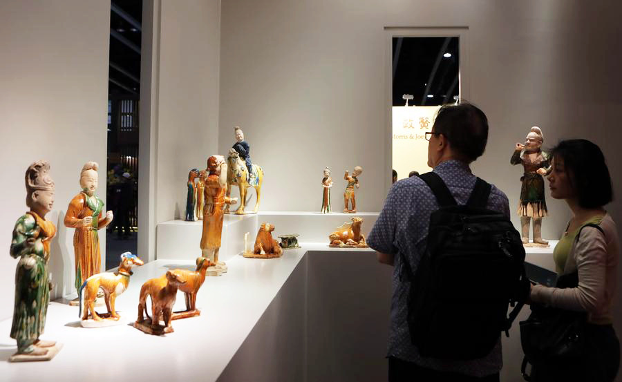 10th Int'l Antiques Fair held in Hong Kong