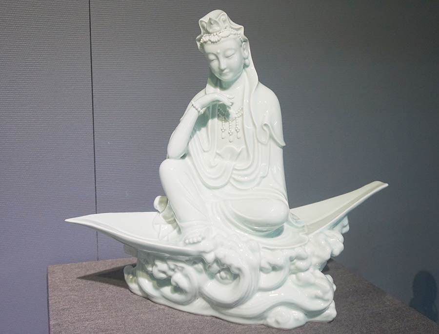 Jingdezhen ceramics shine in capital