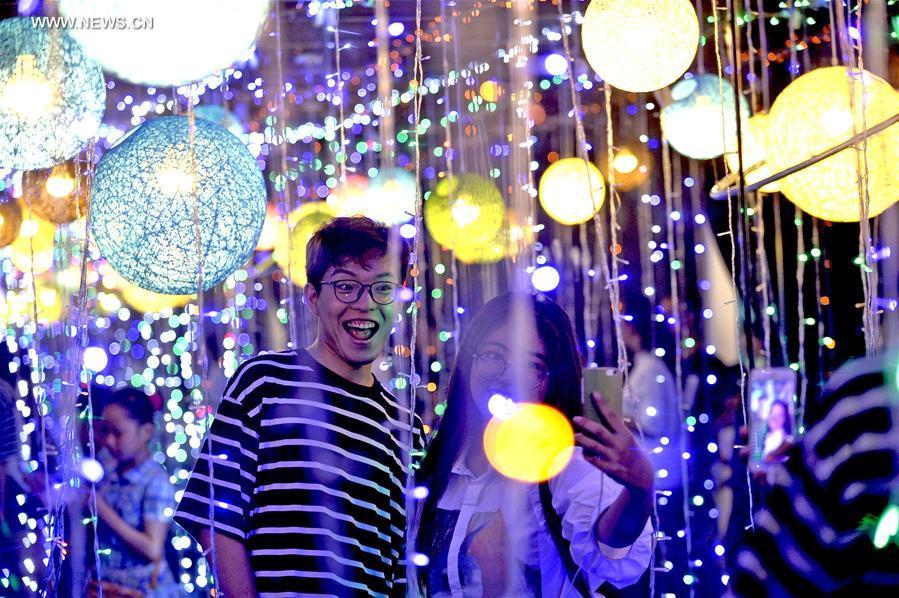 Balloon Art Exhibition opens in Tianjin