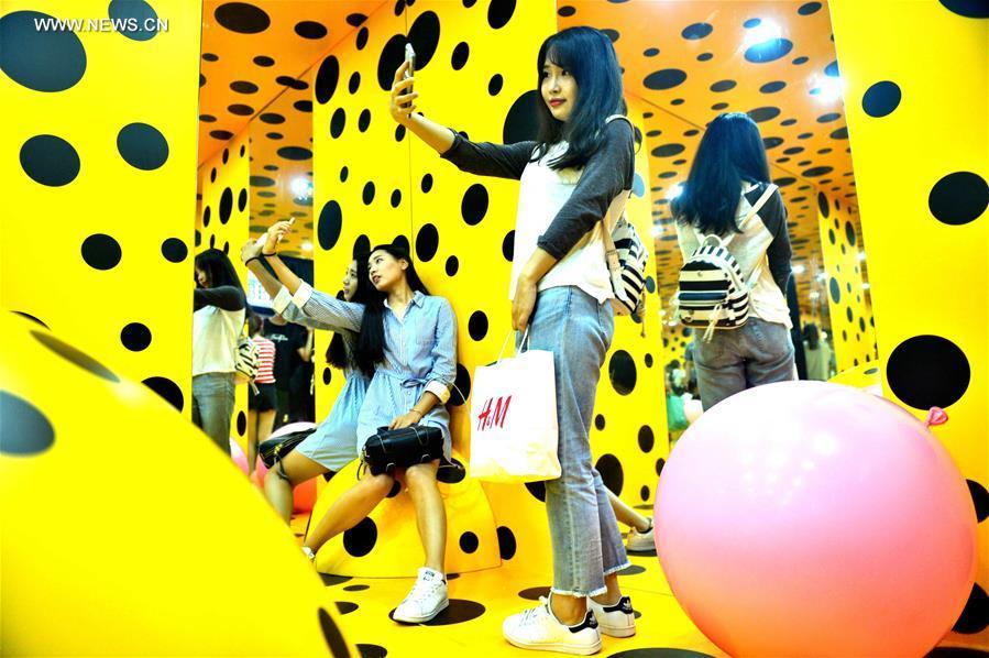 Balloon Art Exhibition opens in Tianjin