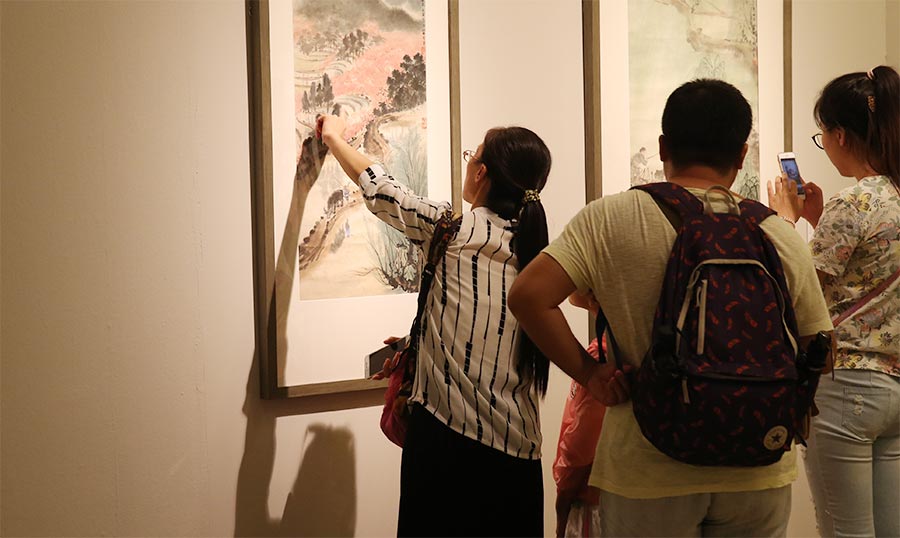 Wu Linsheng's paintings showcased at National Art Museum