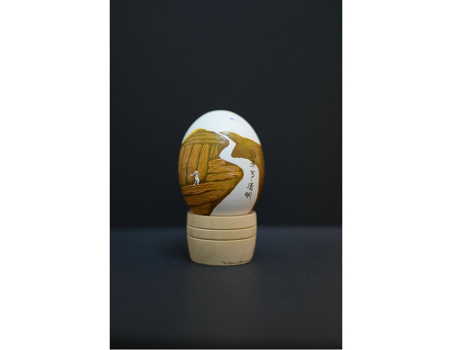 Young artist swaps conventional canvas for eggshells