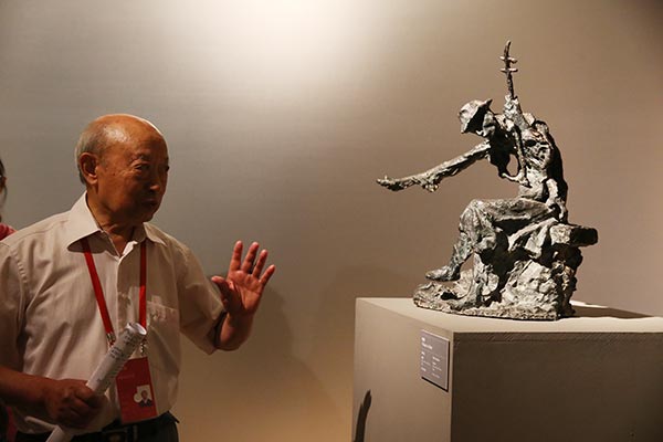 Museum holds sculpture display