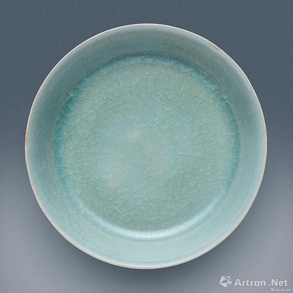 Song Dynasty Ru kiln piece fetches