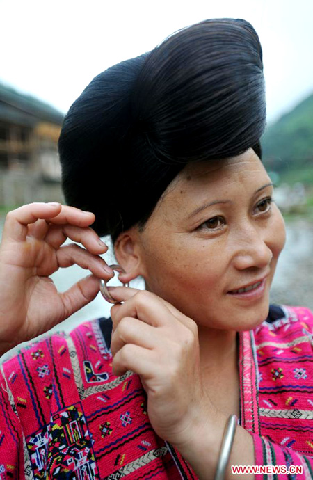 Yao ethnic women keep long hair tradition alive