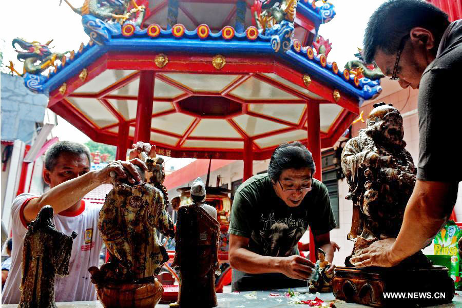 Chinese-Indonesians prepare for Lunar New Year