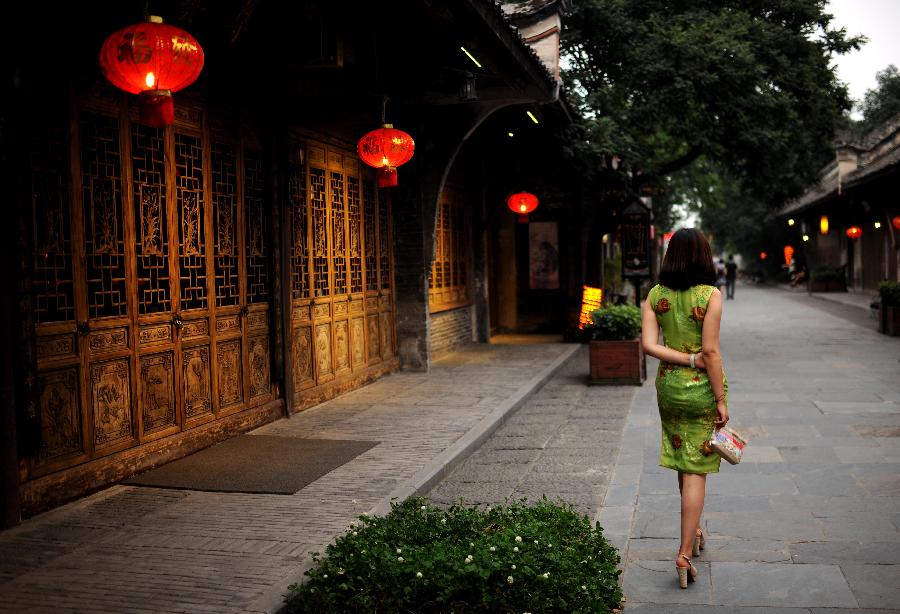 Life in ancient town of Chengdu, SW China