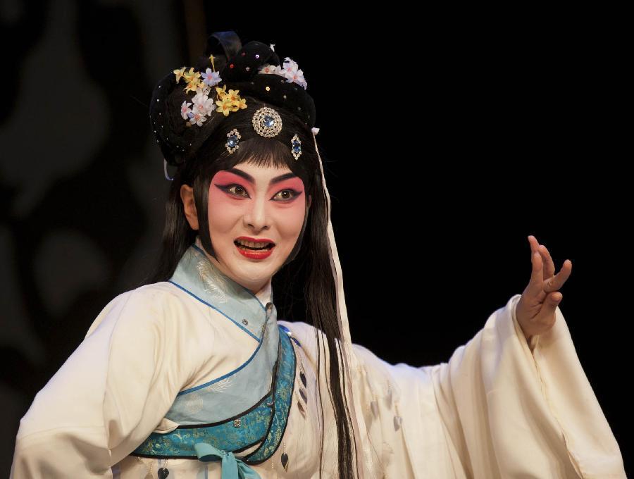 Chinese artists perform Peking Opera in Toronto