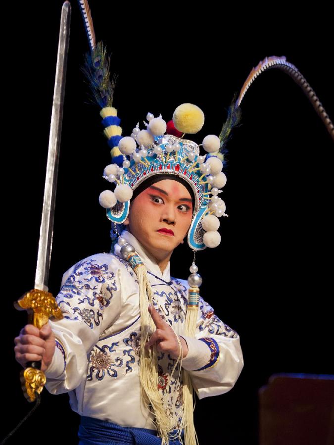 Chinese artists perform Peking Opera in Toronto