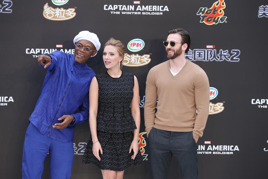 Hollywood stars promote 'Captain America'