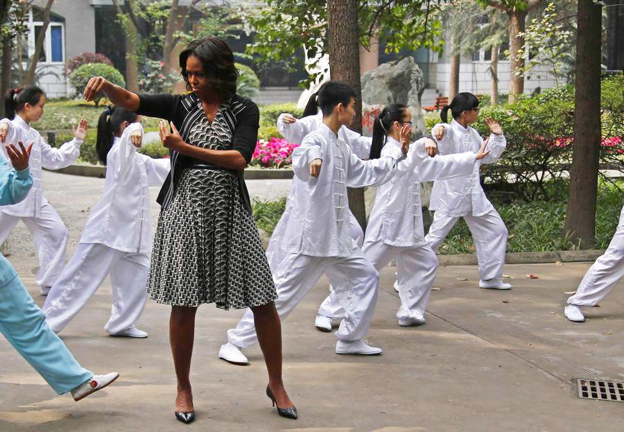 US first lady tries tai chi