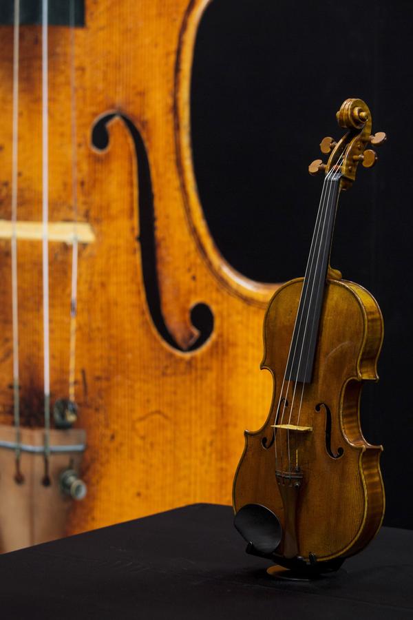 Stradivarius viola set to make world record