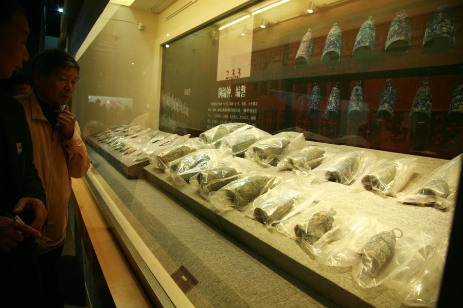 Relics from tomb of Sui Dynasty's Emperor Yang on display