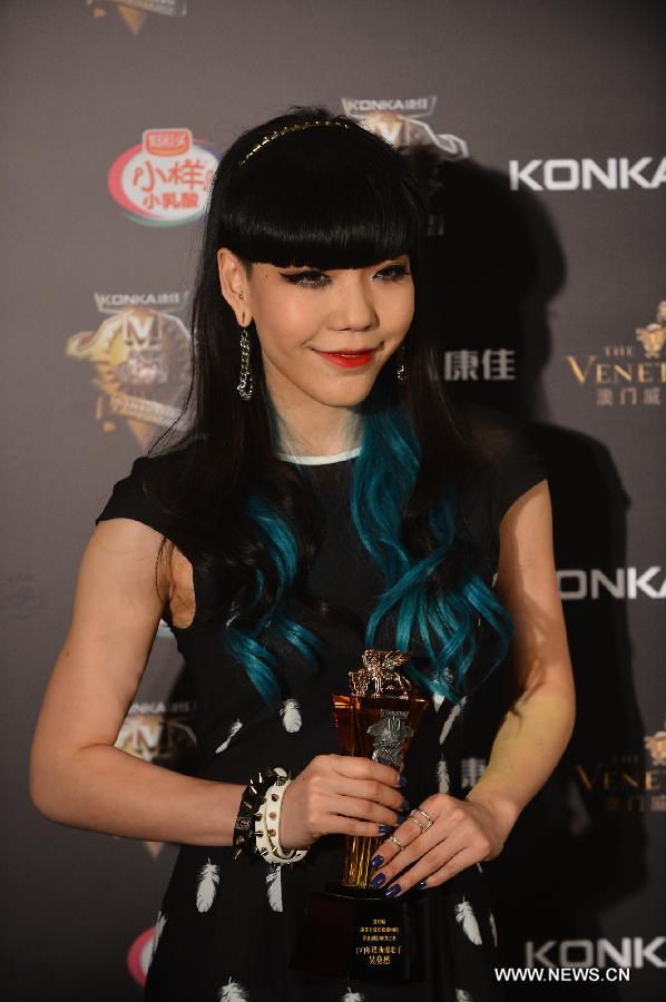 Celebs attend 18th China Music Awards in Macao