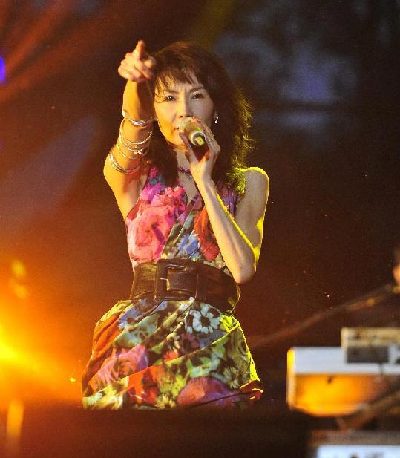 Maggie Cheung flops at music fests