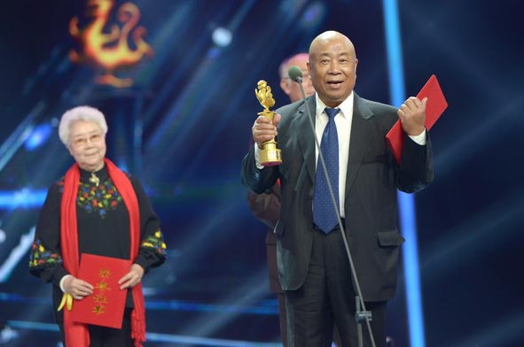 Late Chinese actor Wu Tianming awarded for role in micro film