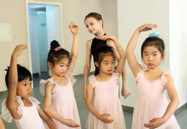 Children's ballet keeps youth on their toes