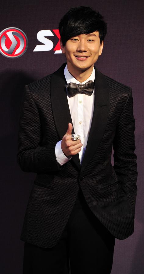JJ Lin, Penny Tai claim top Golden Melody honors
