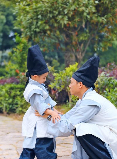 Stills from 'Dad, where are we going?'
