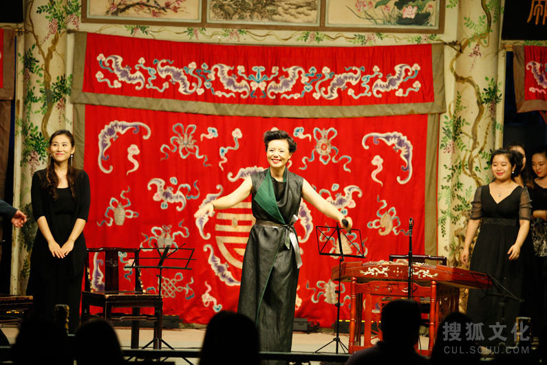 Poetry recital gala celebrates Mid-Autumn Festival