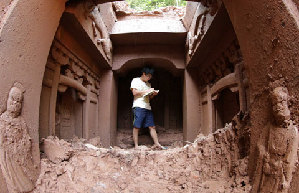 Multi burial rooms founded in Wutulan Tombs in Xinjiang