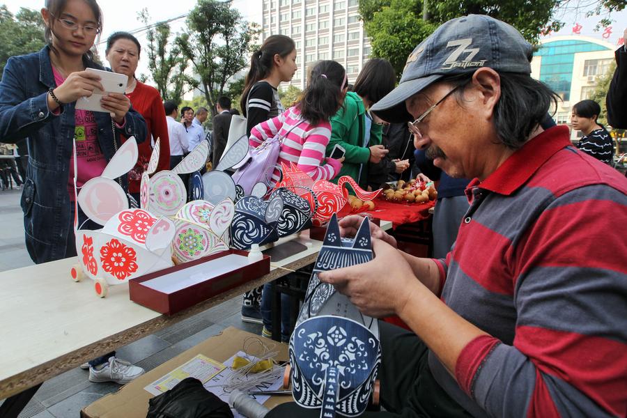 Intangible cultural heritage show opens in Nantong