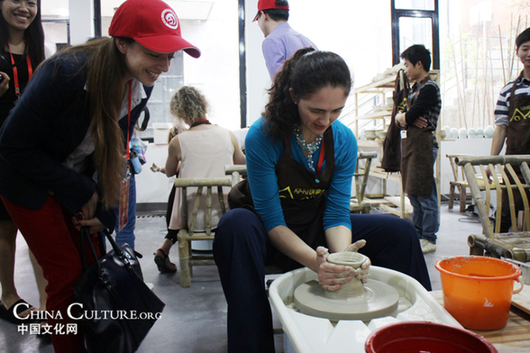 Chinese ceramics capital attracting foreign artists
