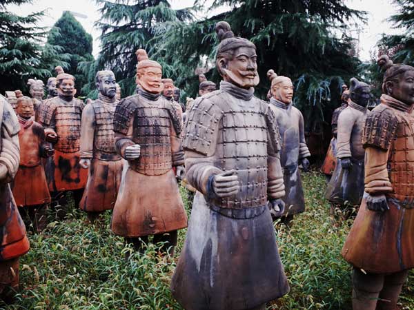 Terracotta warriors attract celebrities around the world