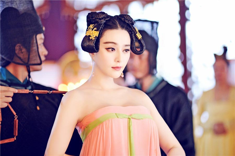 New photos of Fan Bingbing as 'Empress of China'