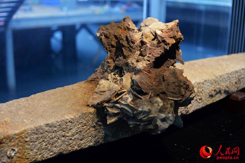 Archeologists explore ancient ship of Song Dynasty