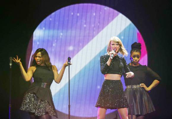 Taylor Swift holds Billboard 200 top spot for fifth week