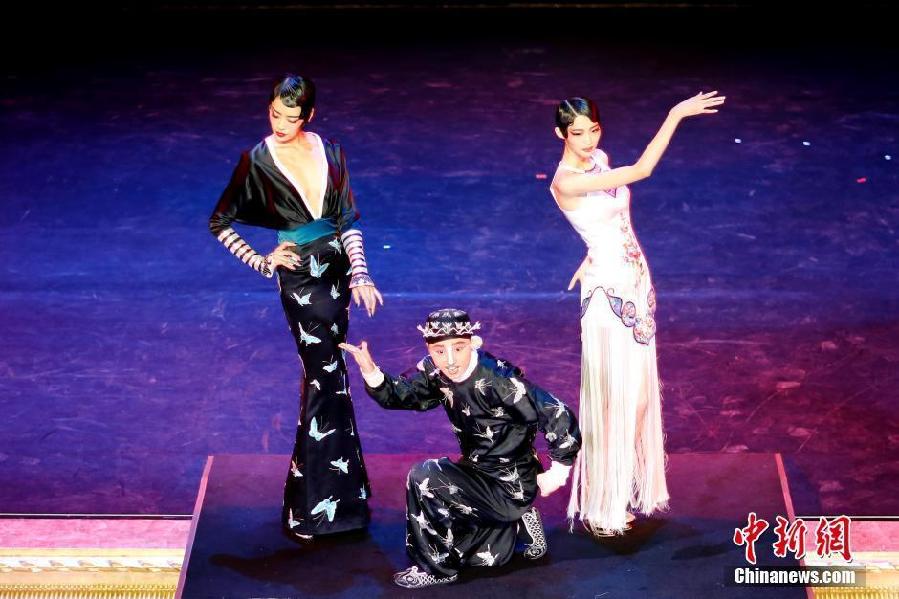 Stylish Peking Opera night opens in Beijing