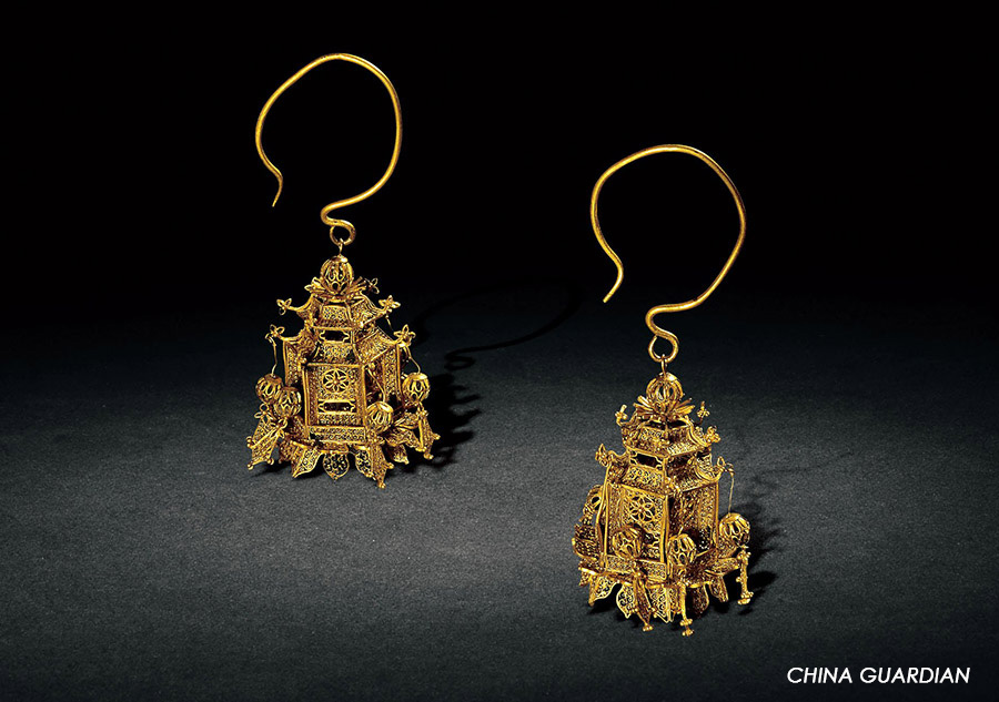 Exquisite examples of Ming and Qing jewelers' craft