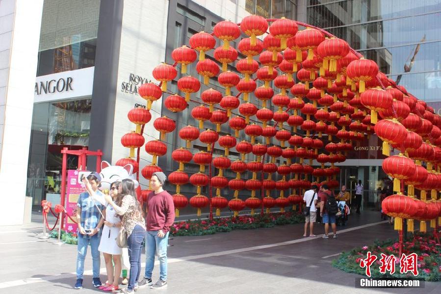 Kuala Lumpur decked in beautiful colors on Chinese New Year