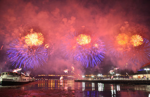 Fireworks celebrate Spring Festival in New Yor