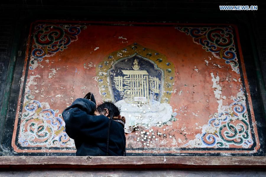 Locals celebrate New Year under Tibetan calendar in Tibet