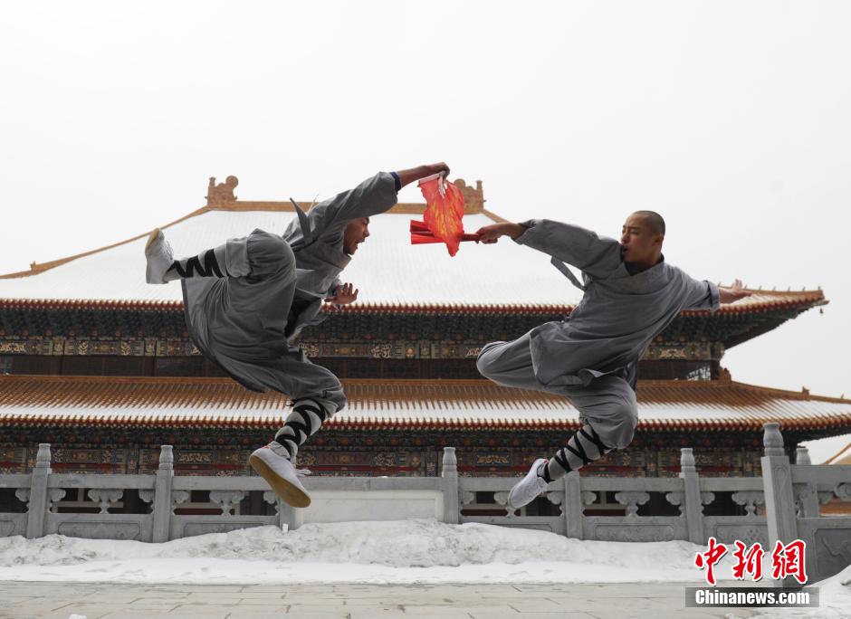 Monks practice Shaolin kung fu