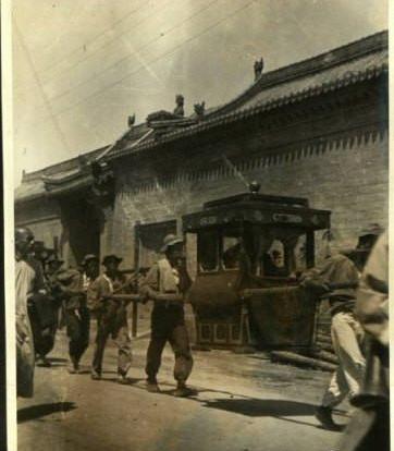 Historical photos show wedding during Qing Dynasty