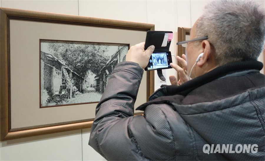 Hutong culture captured on porcelain plates