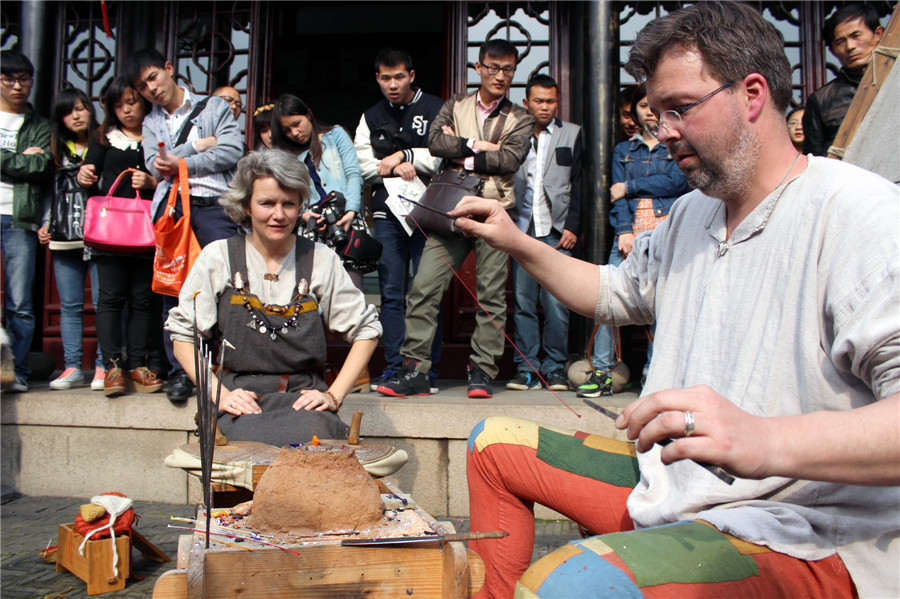 Danish artisans demonstrate traditional handicraft at Suzhou Museum