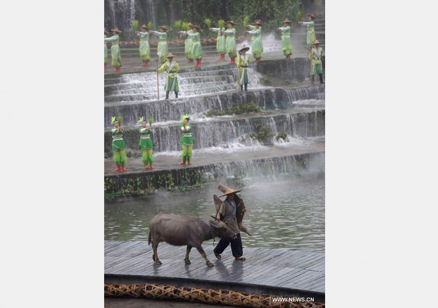 Ceremony to offer sacrifices to water held at Dujiang Dam in SW China