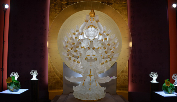 Record Buddha statue on display in Shanghai