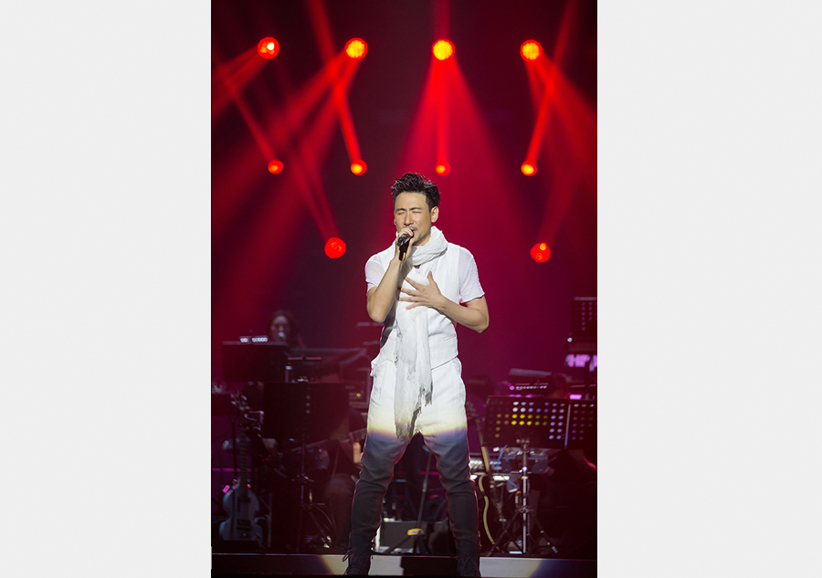 Jacky Cheung dazzles his Beijing fans
