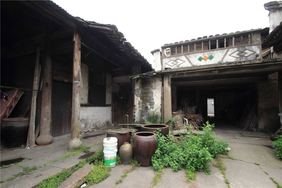 Ancient village of Ming Dynasty on verge of disappearing
