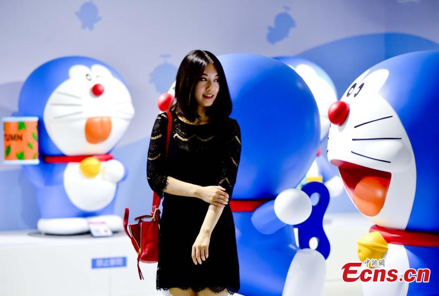 Doraemon army invades Beijing mall