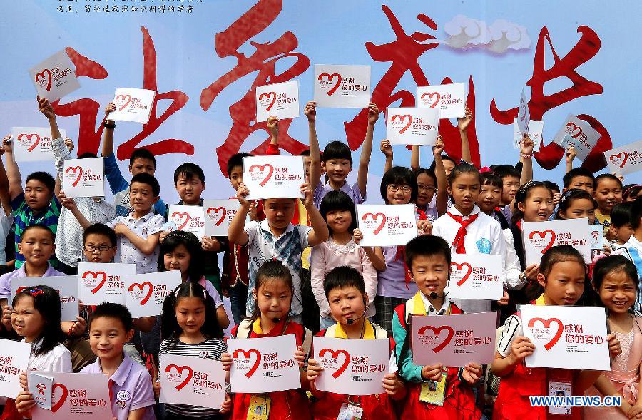 Children across China celebrate Children's Day with parents
